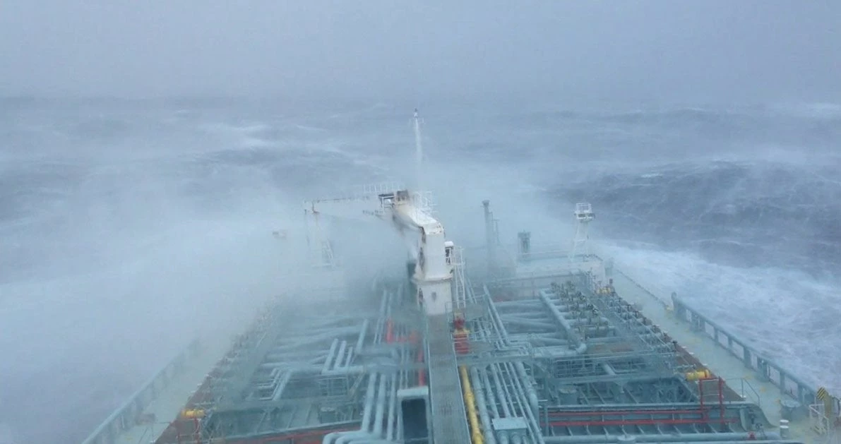 Ένα βίντεο αφιερωμένο στους Έλληνες ναυτικούς για τη λεβεντιά και περηφάνια τους